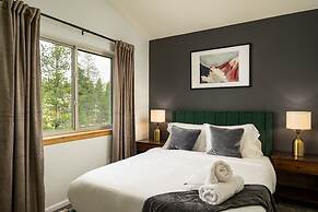 Serene Retreat Amazing Views Hottub Sauna Xbox