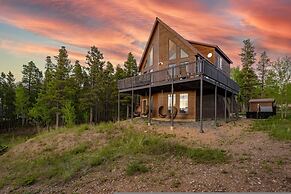 Serene Retreat Amazing Views Hottub Sauna Xbox