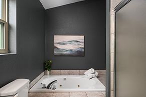 Serene Retreat Amazing Views Hottub Sauna Xbox