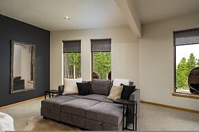 Serene Retreat Amazing Views Hottub Sauna Xbox