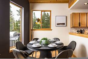 Serene Retreat Amazing Views Hottub Sauna Xbox