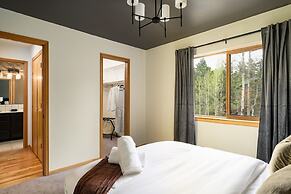 Serene Retreat Amazing Views Hottub Sauna Xbox