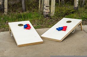 Serene Retreat Amazing Views Hottub Sauna Xbox