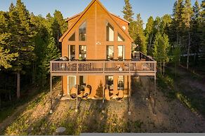 Serene Retreat Amazing Views Hottub Sauna Xbox