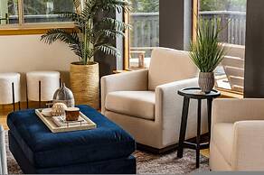 Serene Retreat Amazing Views Hottub Sauna Xbox