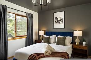 Serene Retreat Amazing Views Hottub Sauna Xbox