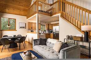 Serene Retreat Amazing Views Hottub Sauna Xbox