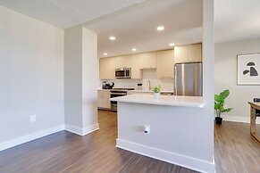 Crystal City Modern Apt w Gym