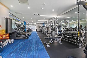 Crystal City Modern Apt w Gym