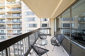 Crystal City Modern Apt w Gym