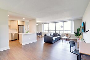 Crystal City Modern Apt w Gym
