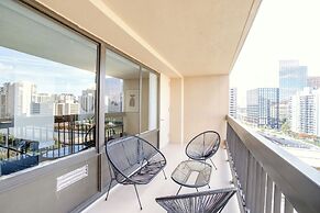 Crystal City Modern Apt w Gym