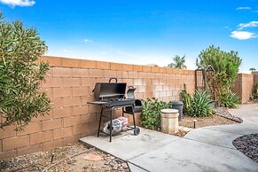 4BR-Retro Game Room-Theater-Pool & Spa