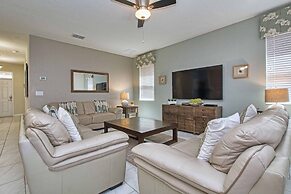 Beautiful Home With Private Pool in Champions Gate