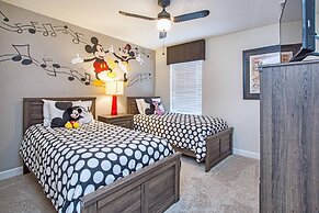 Beautiful Home With Private Pool in Champions Gate