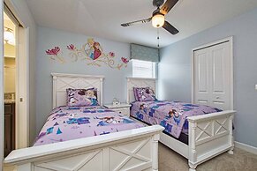 Beautiful Home With Private Pool in Champions Gate