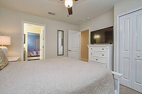 Beautiful Home With Private Pool in Champions Gate