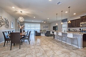 Home 8 Bdrm at Windsor Westside With Top Amenities