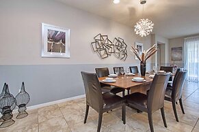 Home 8 Bdrm at Windsor Westside With Top Amenities