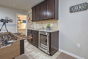 Home 8 Bdrm at Windsor Westside With Top Amenities