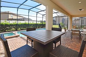 Home 8 Bdrm at Windsor Westside With Top Amenities