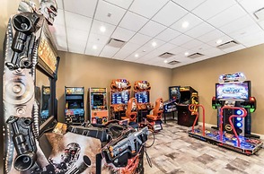 Home 8 Bdrm at Windsor Westside With Top Amenities