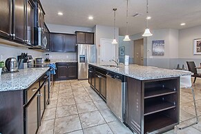 Home 8 Bdrm at Windsor Westside With Top Amenities