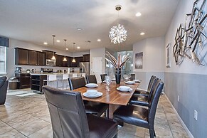 Home 8 Bdrm at Windsor Westside With Top Amenities