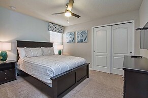 Home 8 Bdrm at Windsor Westside With Top Amenities