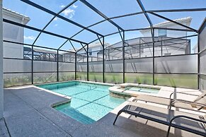 Spacious 6 Bed Home With Pool in Prime Storey Lake