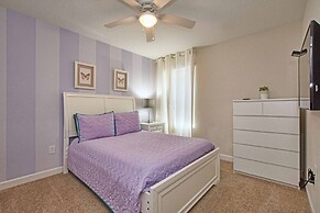 Spacious 6 Bed Home With Pool in Prime Storey Lake