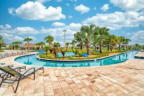 Spacious 6 Bed Home With Pool in Prime Storey Lake