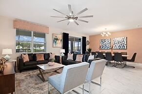 Home 9 Bed Themed Rooms Pool Storey Lake