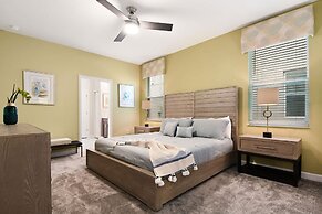 Home 9 Bed Themed Rooms Pool Storey Lake