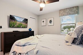 Home 9 Bed Themed Rooms Pool Storey Lake