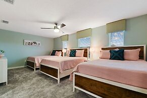 Home 9 Bed Themed Rooms Pool Storey Lake