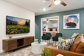 Home 9 Bed Themed Rooms Pool Storey Lake