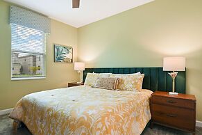 Home 9 Bed Themed Rooms Pool Storey Lake