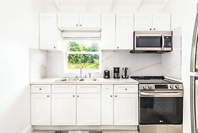 Tropical Bottle Creek Apts & Parking