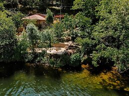 Casa Escondida Aveiga