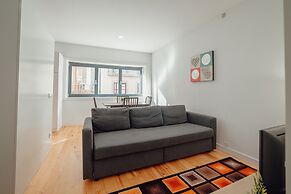 Downtown Sunny Apartment by Vacationy