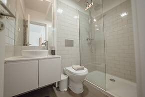 Downtown Sunny Apartment by Vacationy