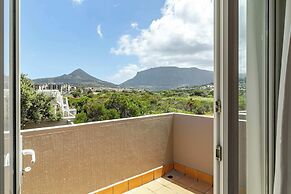 Beachfront Villa Sea Breeze ,hout Bay