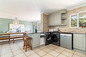 Beachfront Villa Sea Breeze ,hout Bay