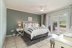 Beachfront Villa Sea Breeze ,hout Bay