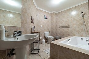 Beachfront Villa Sea Breeze ,hout Bay