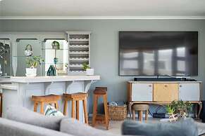 Beachfront Villa Sea Breeze ,hout Bay