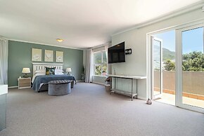 Beachfront Villa Sea Breeze ,hout Bay
