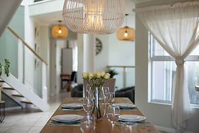 Beachfront Villa Sea Breeze ,hout Bay