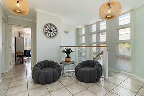 Beachfront Villa Sea Breeze ,hout Bay